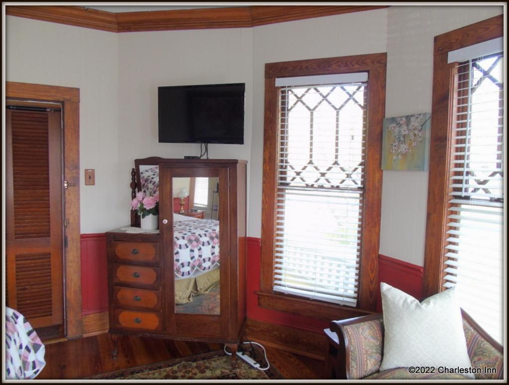 The Charleston Inn Hendersonville Nc Esterno foto