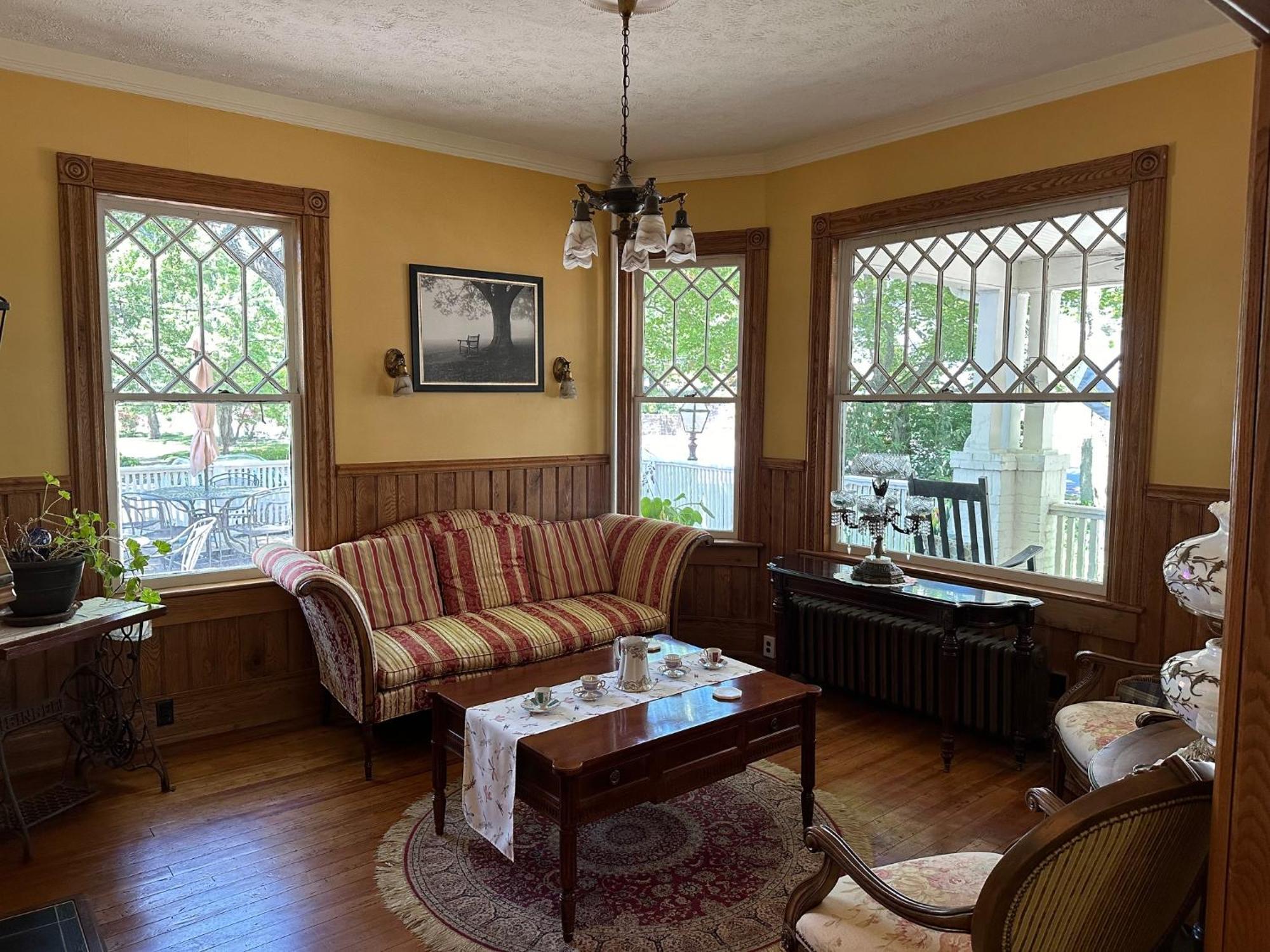 The Charleston Inn Hendersonville Nc Esterno foto